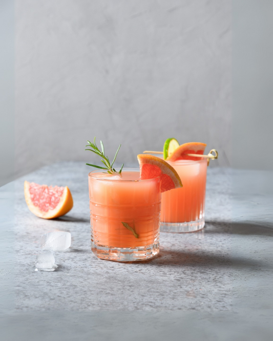 Frühstücks-Grapefruit-Drink mit Honig und Joghurt
